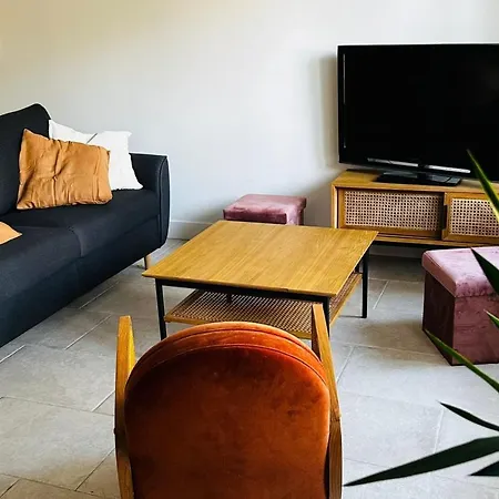 Very Spacious Cocoon With Garden Near The Sea * Ле-Пулиген